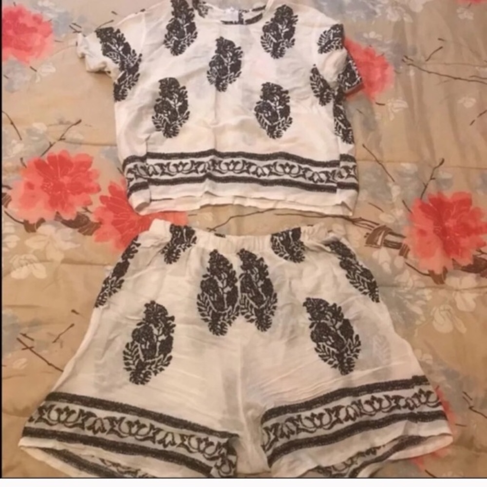 Black and white two piece set